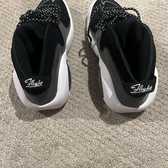 Brand New Sz 10 Air Zoom Flight ‘95 Metallic Silver 2015 No Box. Vintage